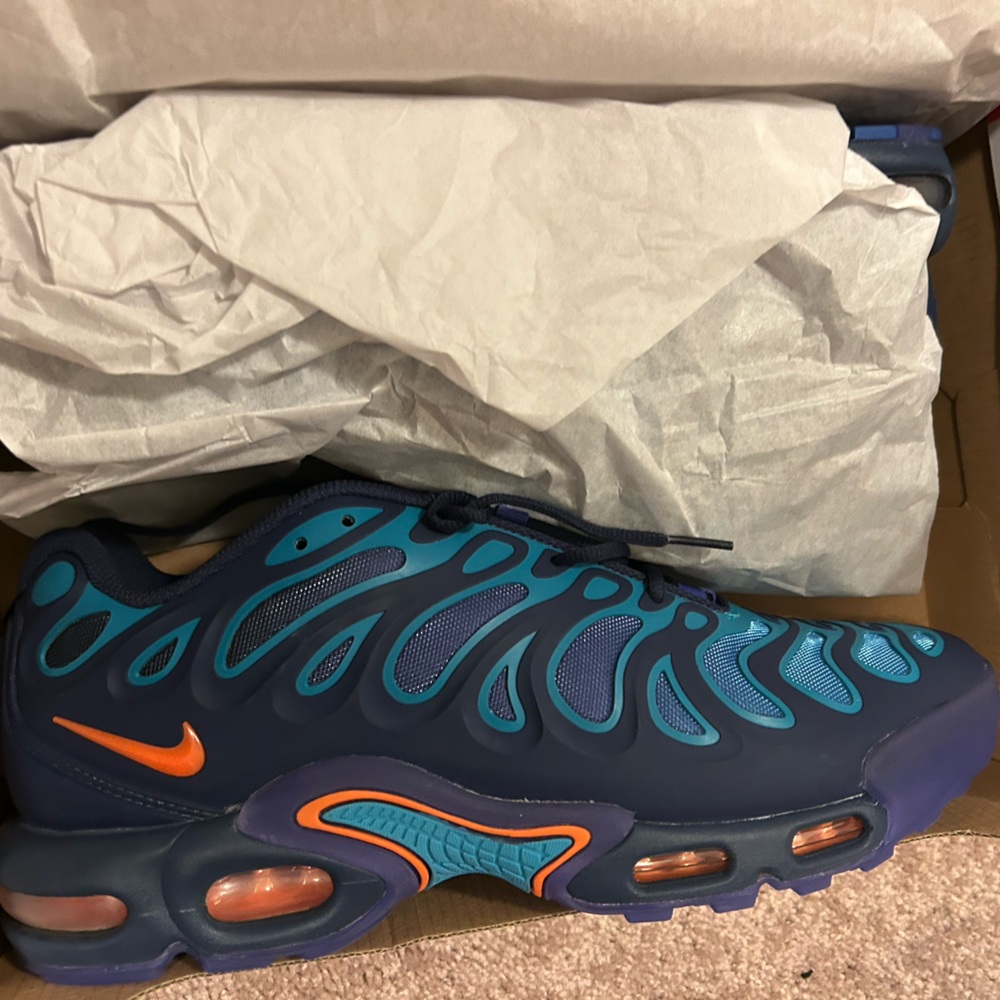 Nike Air Max Plus Drift Midnight Navy and Total Orange